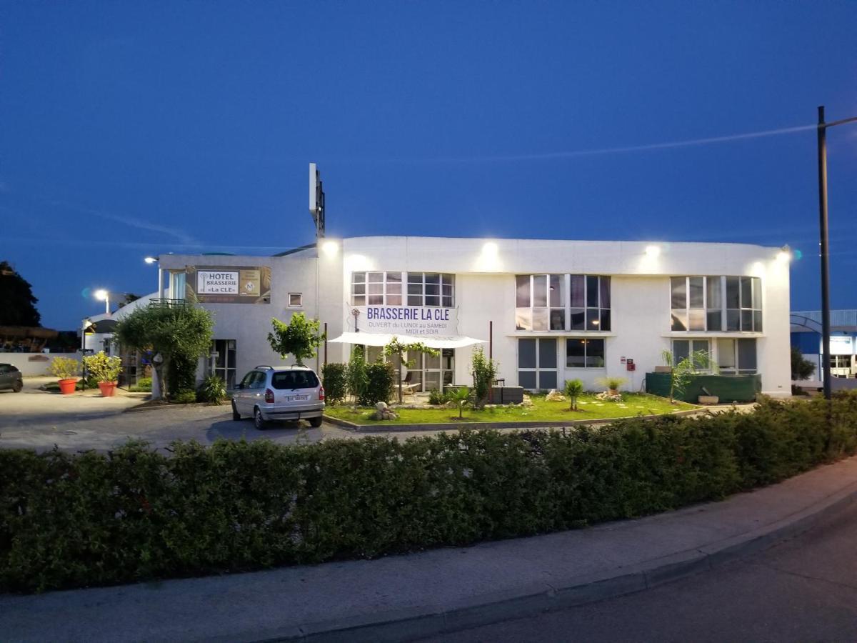 Hotel La Cle Saint-André-de-Sangonis エクステリア 写真