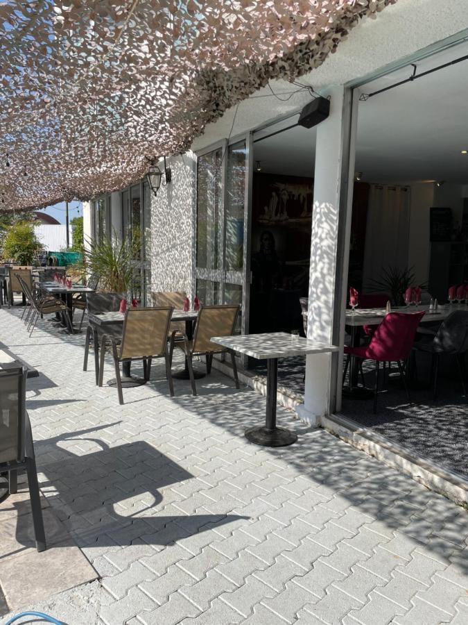 Hotel La Cle Saint-André-de-Sangonis エクステリア 写真
